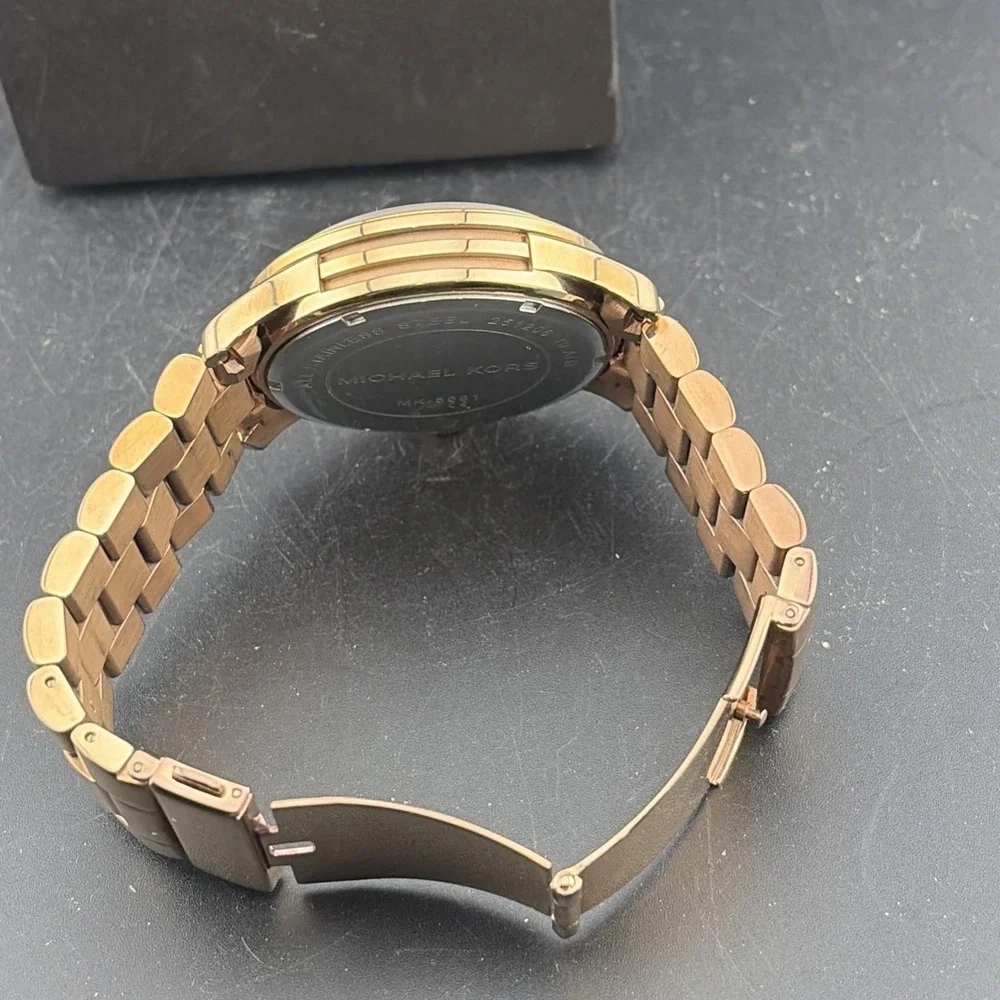 Authentic Michael Kors Women's Runway Rose Gold-Tone Watch‎ MK5661